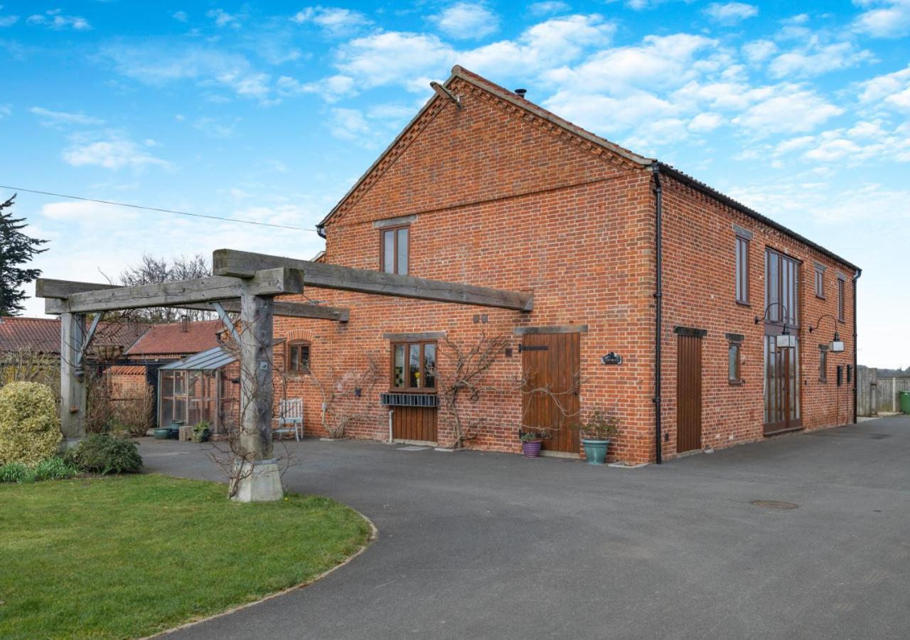Elms Barn Villa Wangford Eksteriør billede