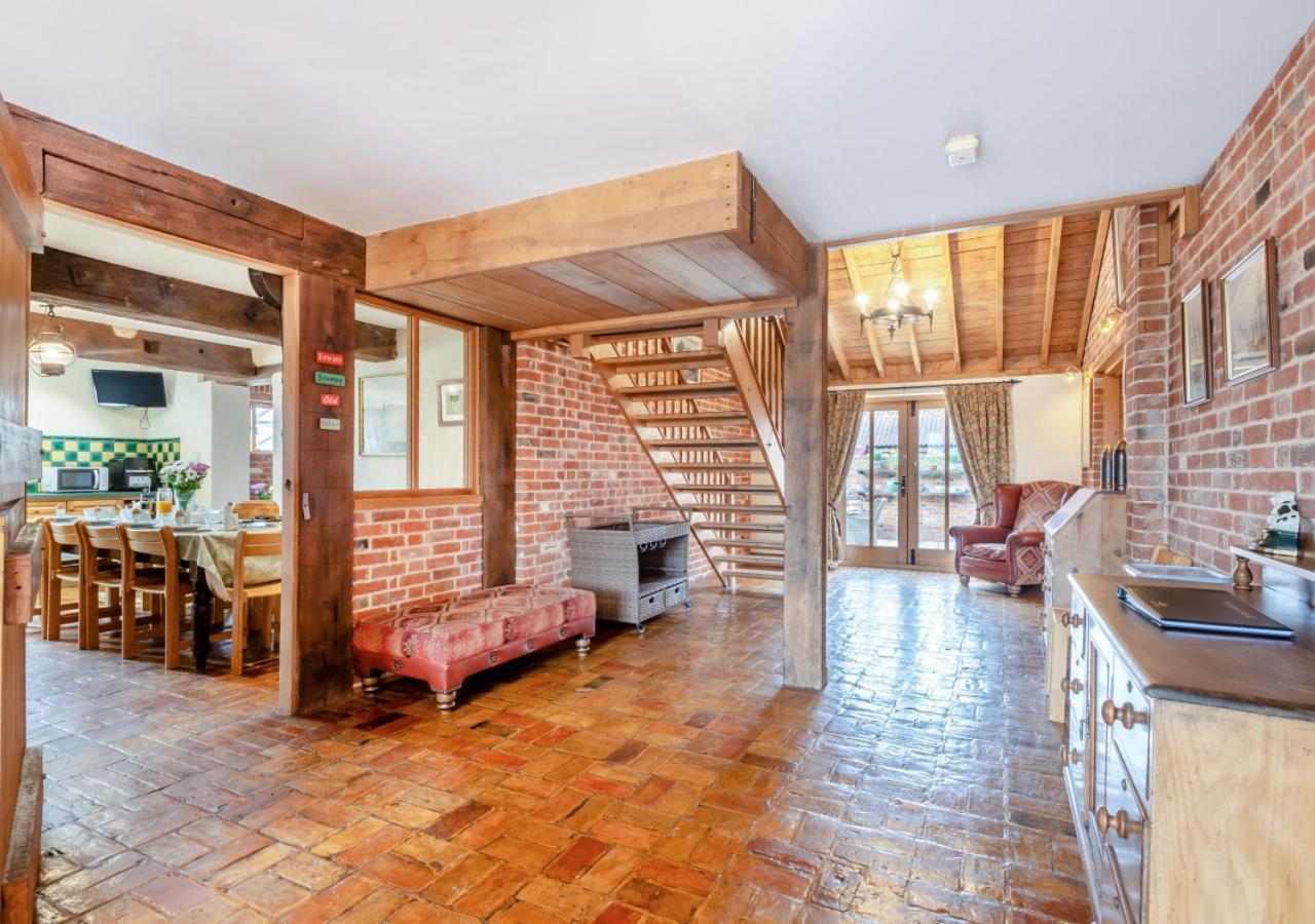 Elms Barn Villa Wangford Eksteriør billede