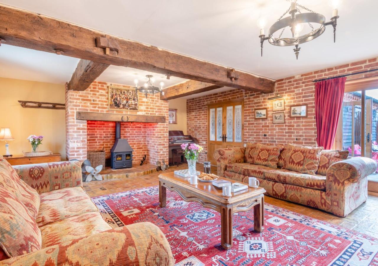 Elms Barn Villa Wangford Eksteriør billede